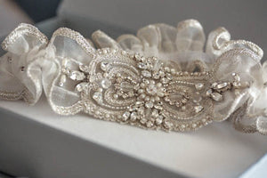 Italia bridal garter set