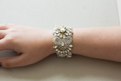 Bridal bracelet in gold and opal - Style R22