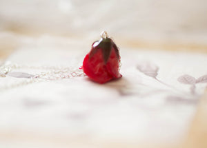 Red rose bud necklace